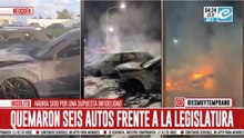 Despechada incendió seis autos de alta gama frente a la Legislatura