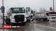 Ankara'da üç beton mikserinin karıştığı kazada 1 kişi yaralandı