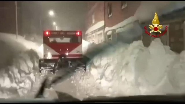 Maltempo al Centro-Sud, oltre 800 interventi dei vigili del fuoco