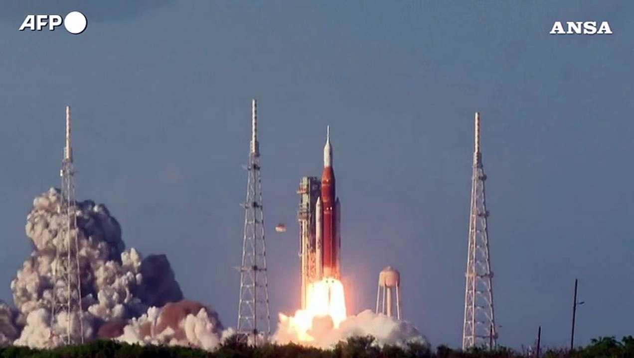 Nasa, decollata la missione lunare con equipaggio Artemis 2
