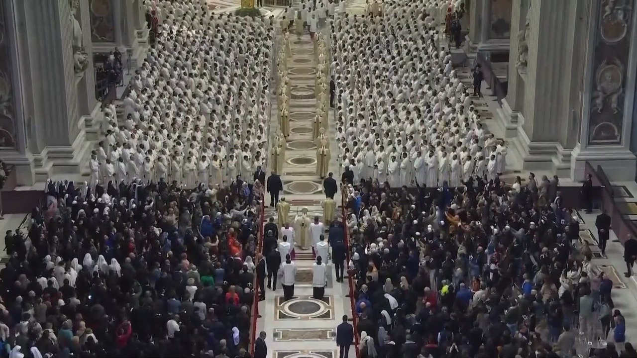 Pope Leo begins four days of Easter events with Chrism Mass