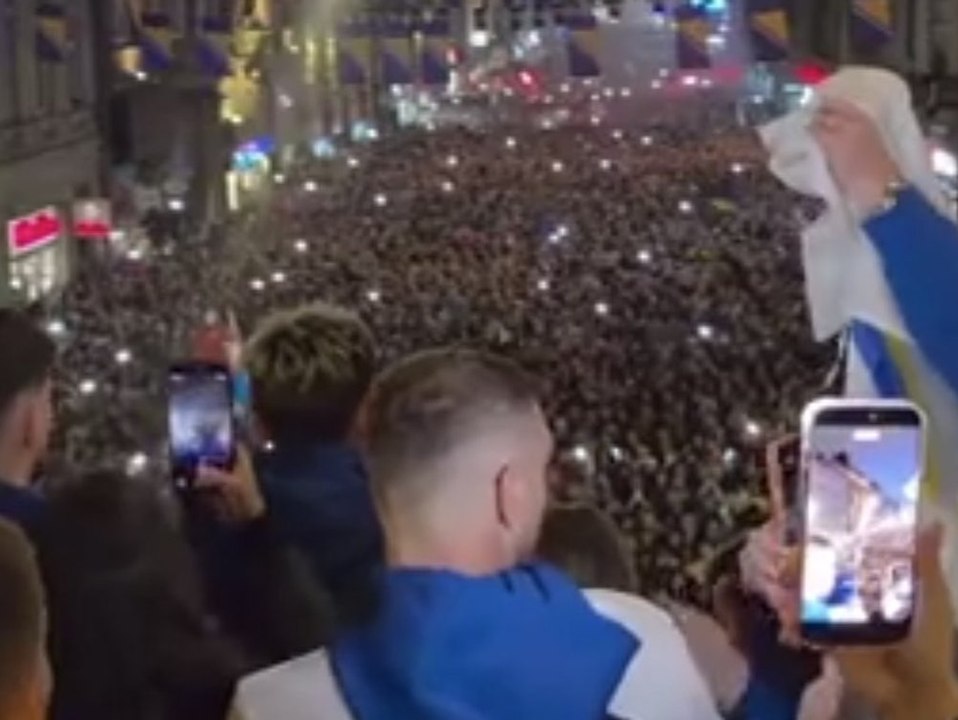 So überschwänglich feiert Bosnien die Qualifikation zur Fußball-WM