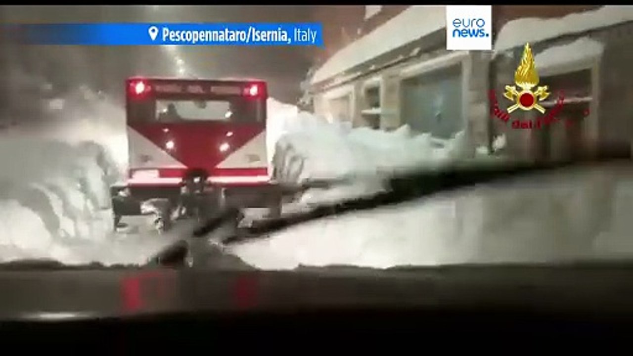 Schneechaos und Überschwemmungen in Italien: Bewohner eingeschlossen, Infrastruktur beschädigt