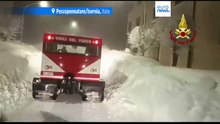 Fuertes nevadas e inundaciones en Italia dejan a vecinos atrapados y dañan infraestructuras