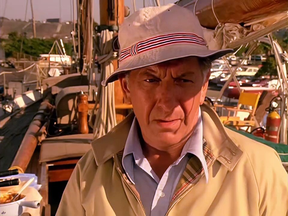 Quincy M.E. - 101 - Go Fight City Hall...To The Death! [couchtripper][U]