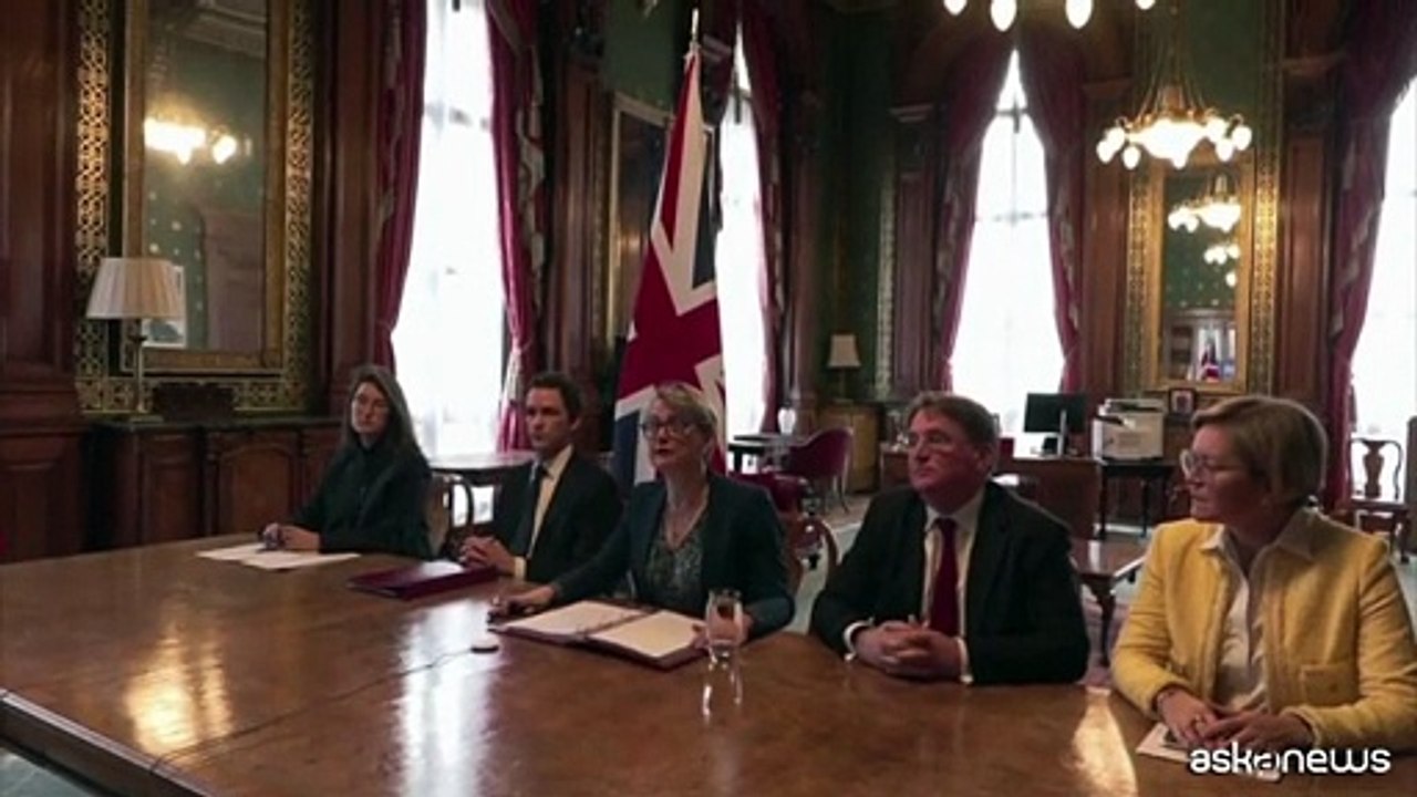 Vertice "volenterosi" su Stretto Hormuz: riapertura necessità urgente