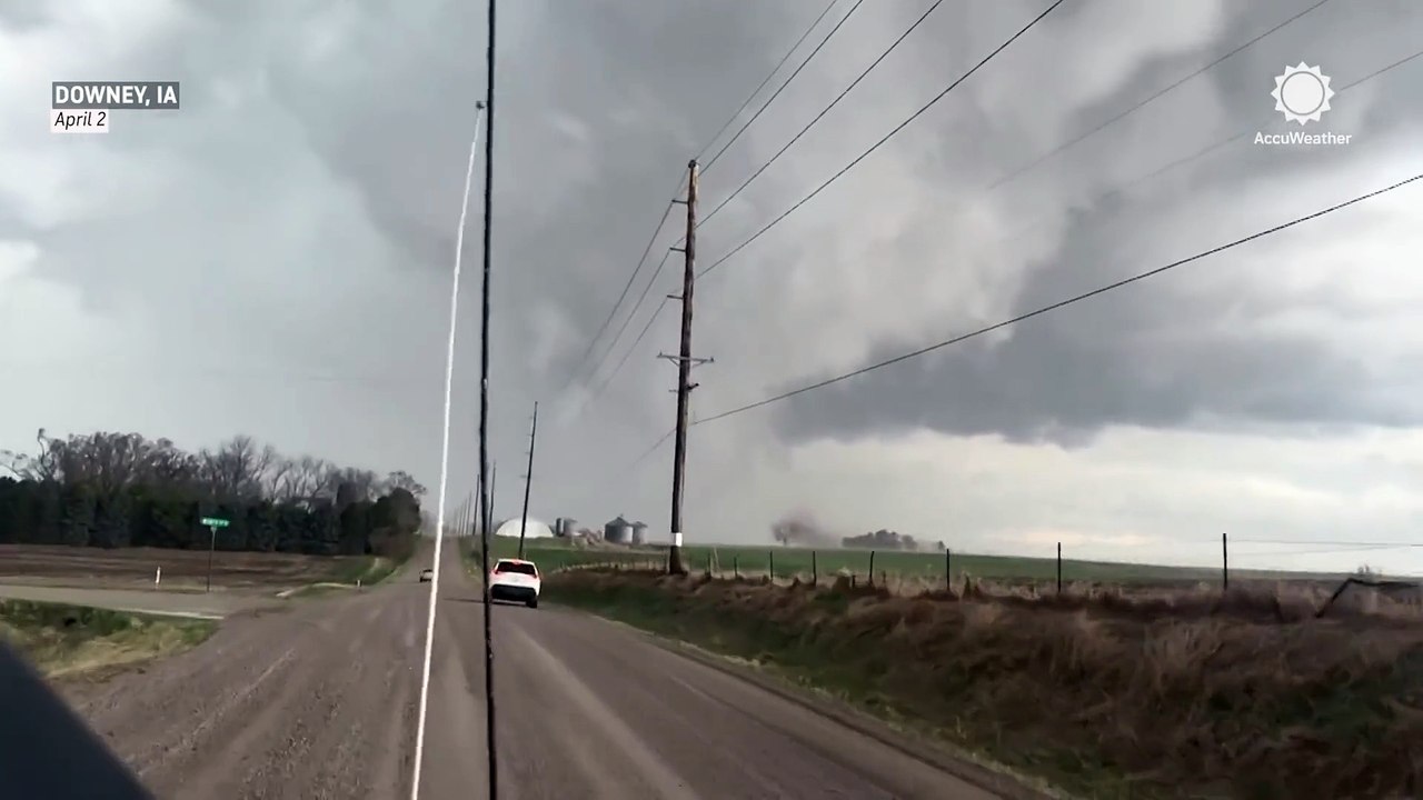 Storm chasers intercept damaging tornado in Iowa
