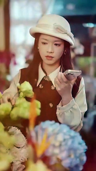 (88) End: She was ridiculed and humiliated at the blind date because of her right ear deafness, but was protected by the president of the same scene on the spot, and she blushed and wanted to escape, thinking that no one knew about her secret love that ha