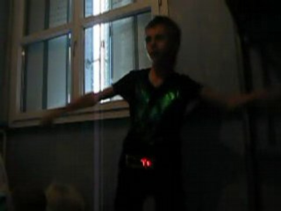 moi en mode tecktonik