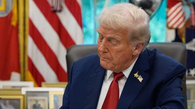 Trump Orders New Tariffs: डोनाल्ड ट्रंप ने फिर दिया झटका, फार्मा पर 100% टैरिफ लगाया