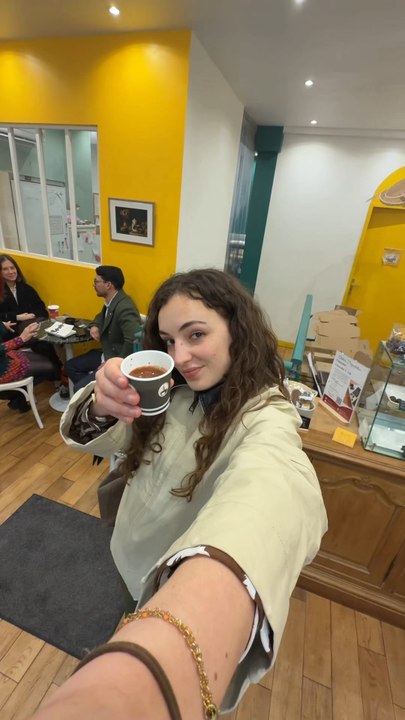 Un bar à chocolat chaud sans lait… dans une chocolaterie 🍫👉 Mini concept : je te présente des adresses où acheter ton chocolat de Pâques en boutique📍 Ara Chocolat (9e)Bean-to-bar • torréfaction sur placevegan & sans gluten#paques #chocolatparis