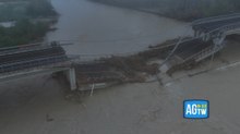Il Trigno si ritira dal ponte caduto: il video dal drone della strada collassata sul letto del fiume