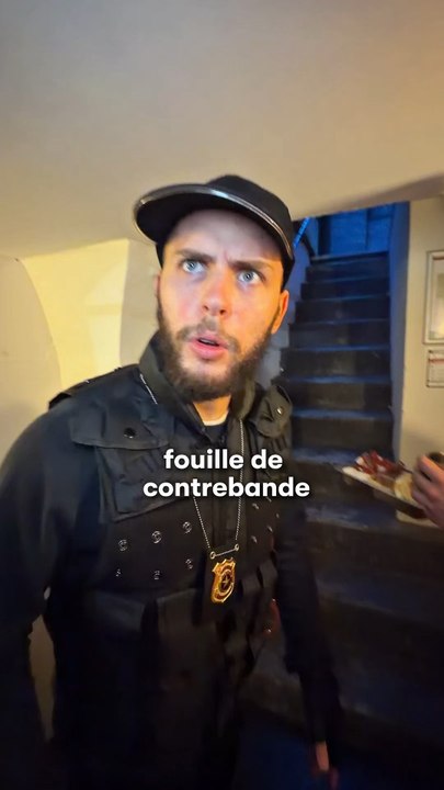 On est partis à Lyon… on a fini en prison 😳Le principe ?Un théâtre immersif où tu deviens un détenu le temps d’une session📍 Récidive, Lyon👉Vieux Lyon juste à côté du palais de justice  #activiteinsolite #activitelyon