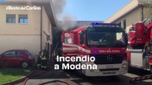 Incendio a Modena: il video dei pompieri
