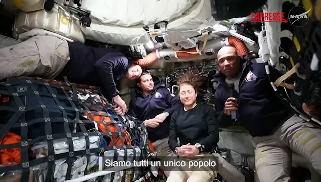 Artemis II, gli astronauti diretti verso la Luna: "Da quass? siete bellissimi e tutti uguali"