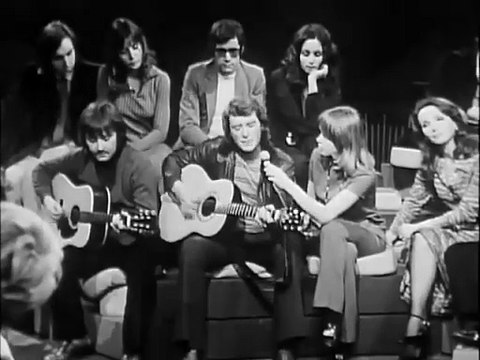 1971 - Johnny Hallyday - “La Fille aux Cheveux Clairs” à la Guitare Acoustique dans “Bienvenue chez Guy Béart” (1ère Chaîne, 24 Novembre)