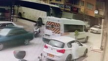 Aydın'da minibüsün yayaya çarpması güvenlik kamerasında