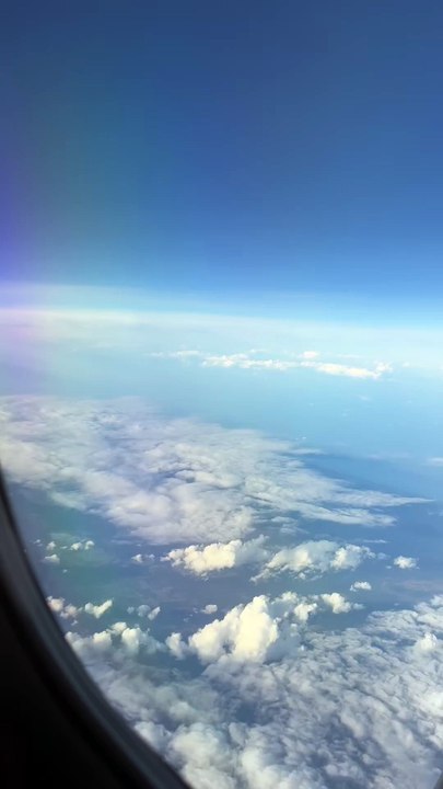 Décollage de la fusée Artemis II vue d'un avion