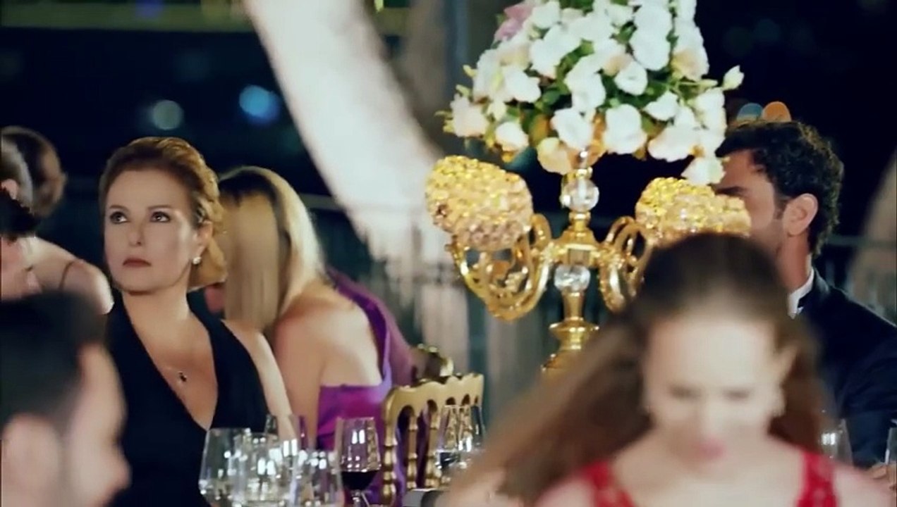 Alta Sociedad Capitulo 17 (Doblado en Español) SERIE TURCA