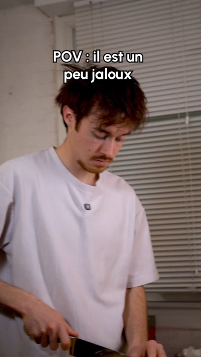 Il m’écoute pas et après il pose des questions 😂