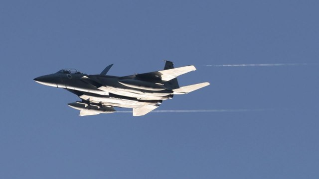미국 F-15 전투기, 이란에서 격추된 듯... 1명 구조 / YTN
