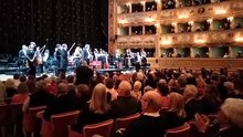Fenice, il pubblico protesta contro il sovrintendente: "Dimissioni, dimissioni" - Video