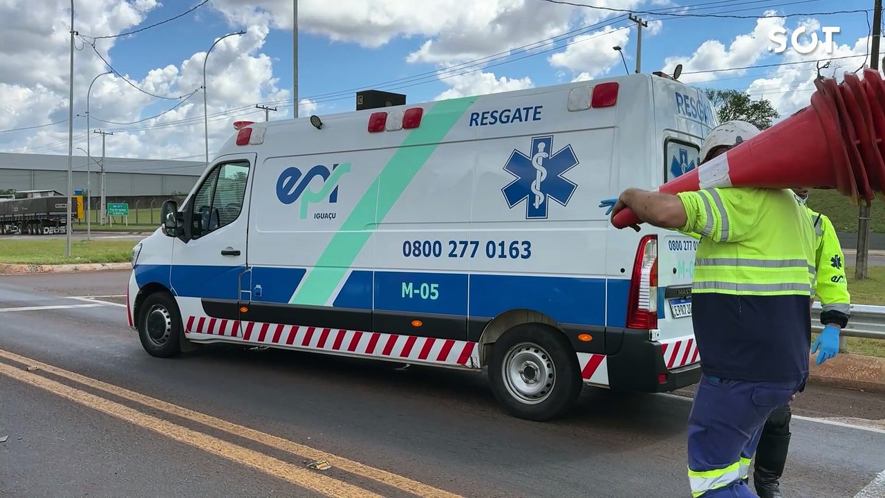 Homem furta Fiat Uno, foge pela contramão e provoca grave acidente com carreta na BR-277 em Cascavel