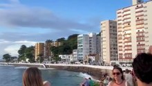 Farol da Barra atrai baianos e turistas na Sexta-feira Santa