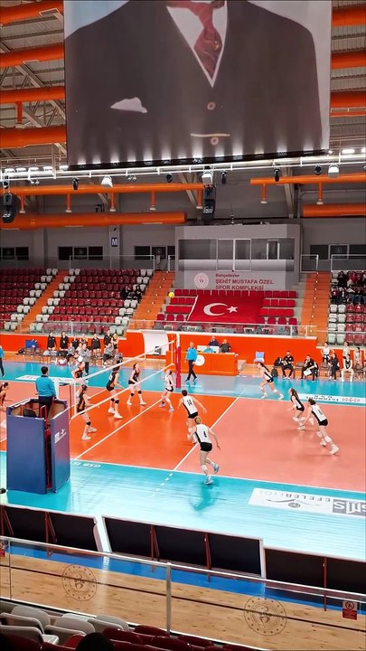 İkinci Set - Beşiktaş v Eczacıbaşı - Yıldız Kızlar Süper Ligi Final Grubu 7. Hafta
