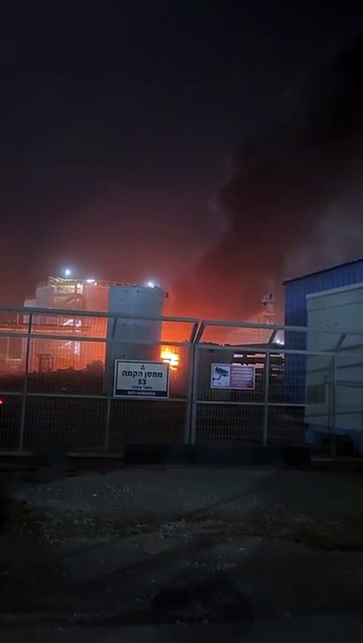 الهجوم الإيراني يخرق الدفاعات ويضرب "قلب الدولة" بضربات متزامنة