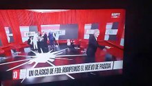 ESPN F90 - Rompiendo el huevo de pascua con el martillo (03/04/2026)