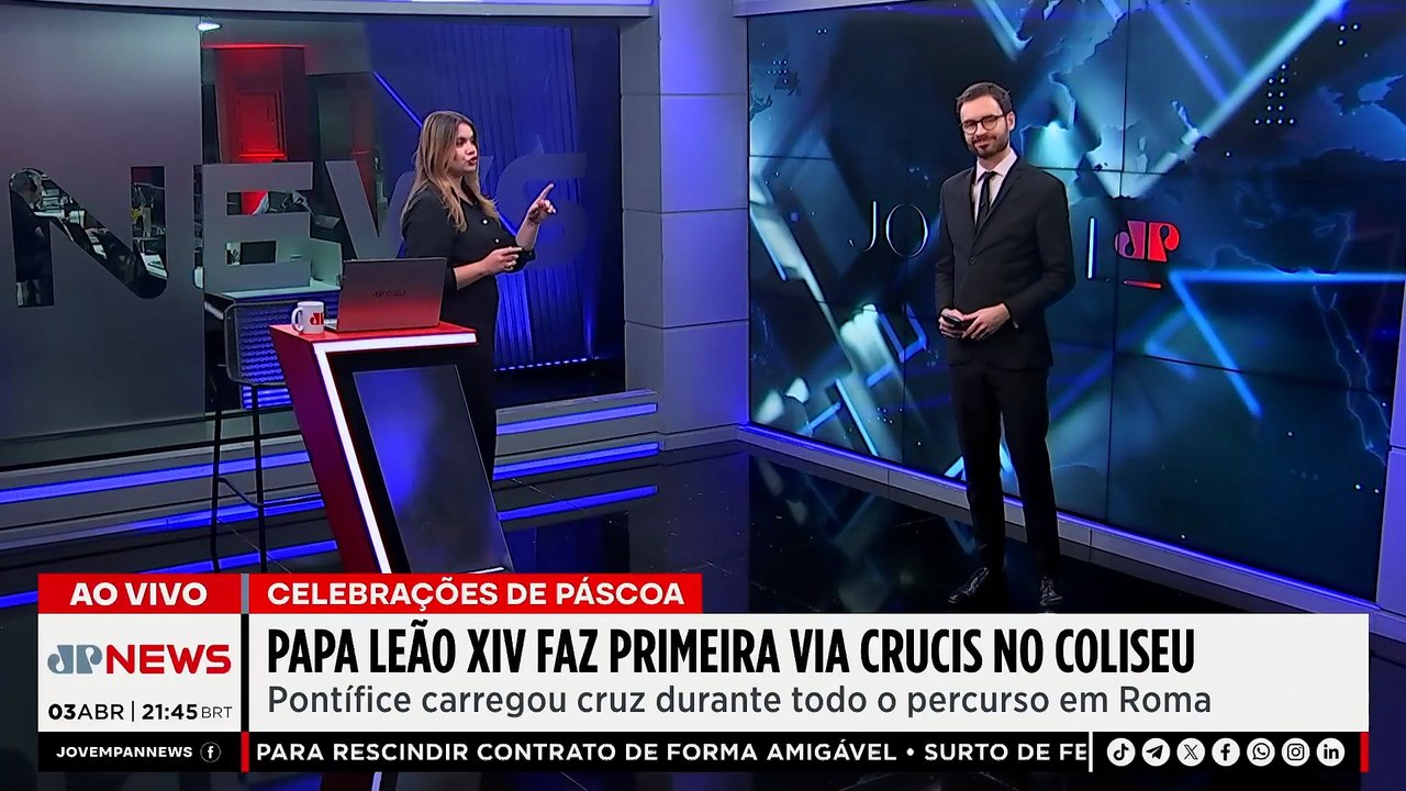 Papa Leão XIV faz sua primeira via-crúcis no Co...