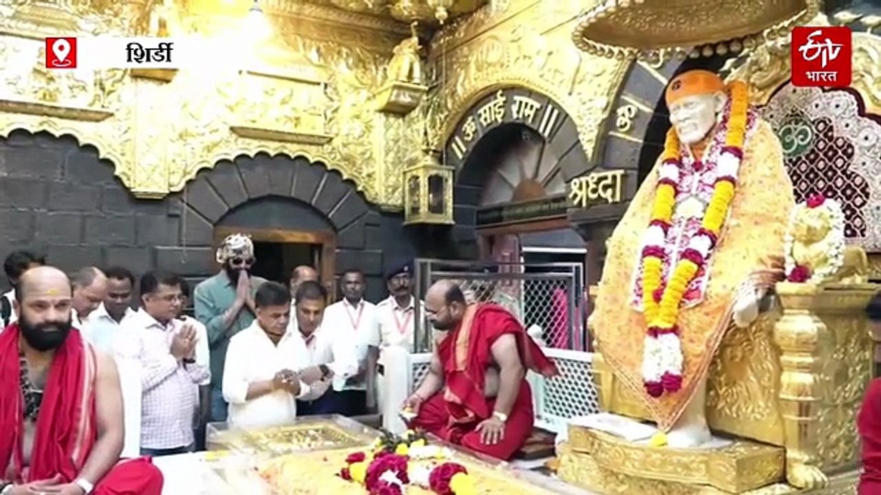 अभिनेता राजपाल यादव साई चरणी लिन, 'भूत बंगला' चित्रपटाच्या यशासाठी केली प्रार्थना...