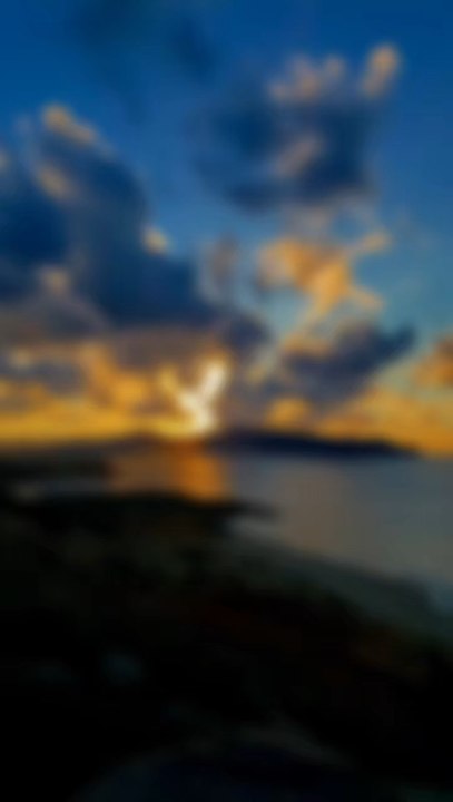 Il y a des jours où tout semble couvert… puis la lumière revient sans prévenir. 🤍