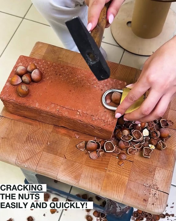Easy peasy hazelnut cracking technique💯