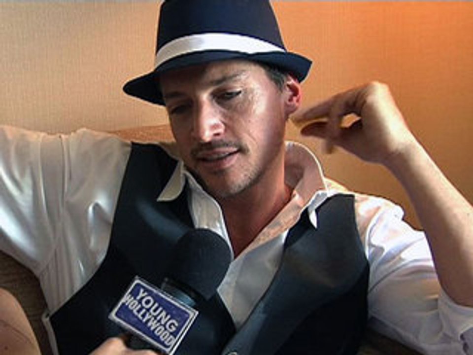 Simon Rex Gets Dirt Nasty