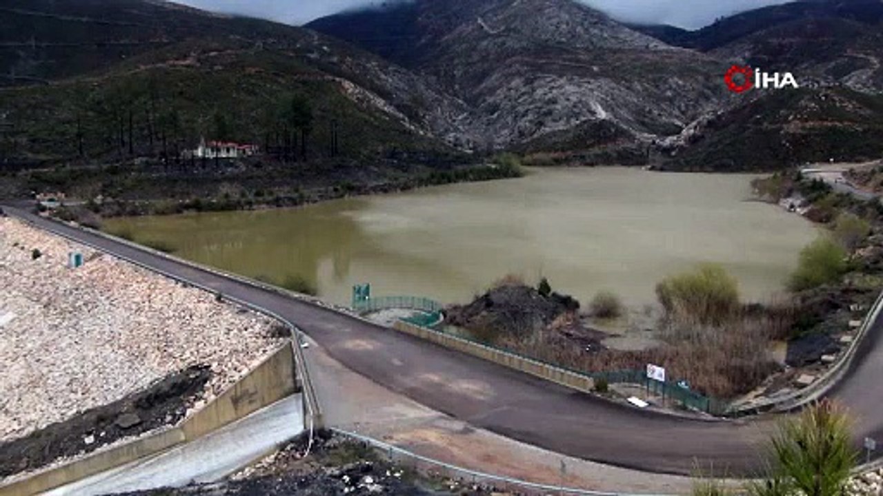 Maksimum seviyeye ulaşan Kozağaç Barajı’nda su tahliyesine başlandı