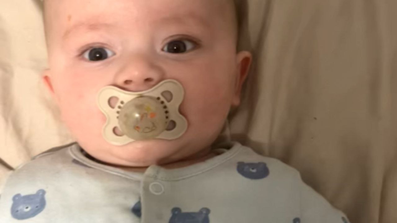 Adorable baby gets hilariously startled when mom suddenly laughs at her own joke