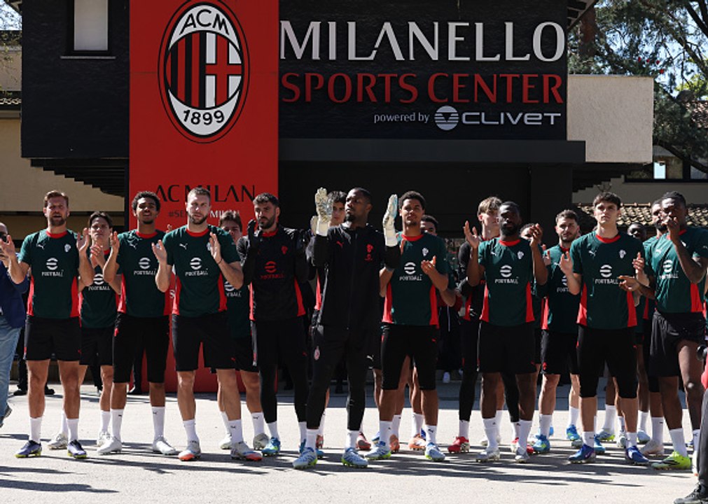 La squadra e i tifosi: un tutt'uno a Milanello