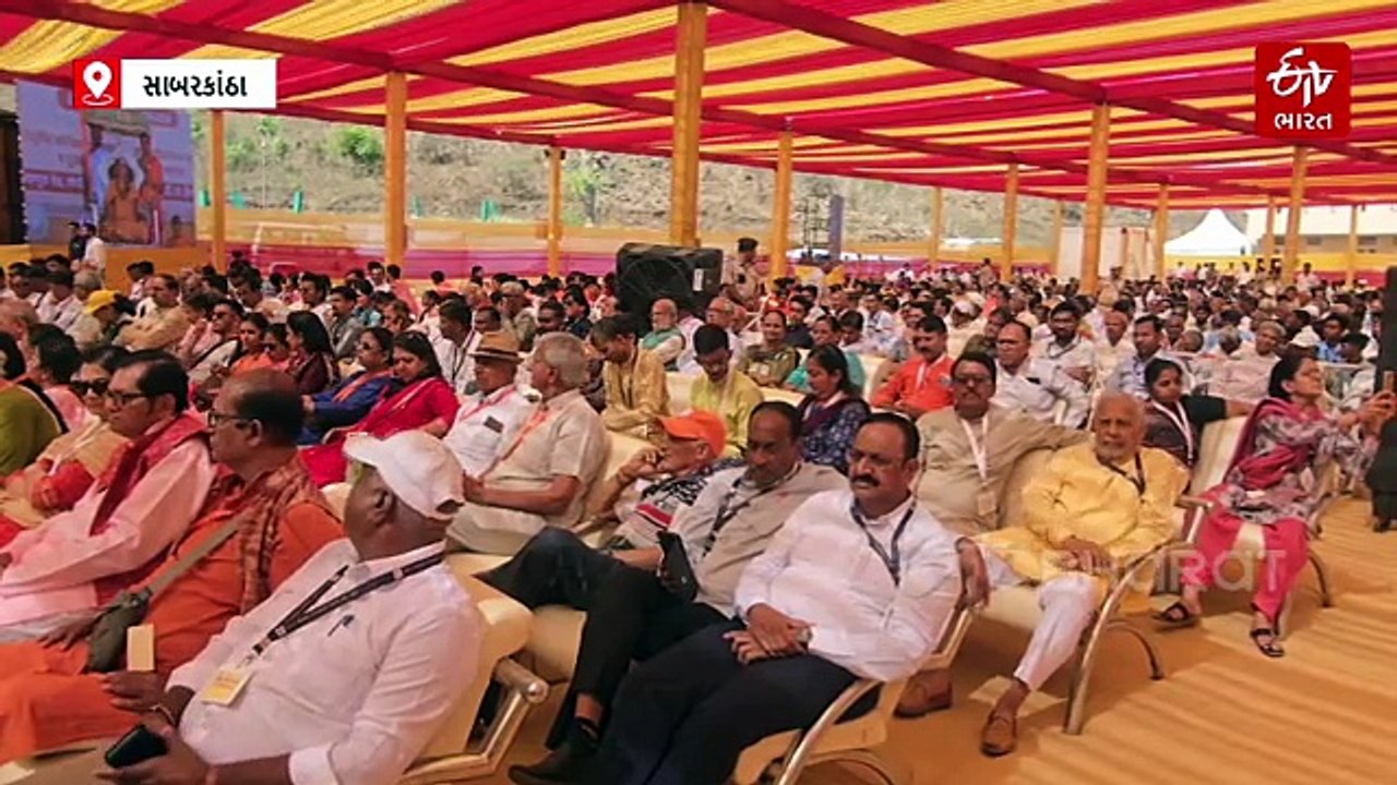 ગાયને રાષ્ટ્રમાતા જાહેર કરવા જગતગુરુ શંકારચાર્યએ કરી ગુજરાત સરકારને અપીલ