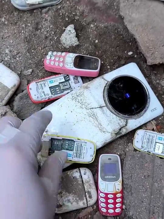 Vivo x200 with a small phone #foundphone #smallphone #reels