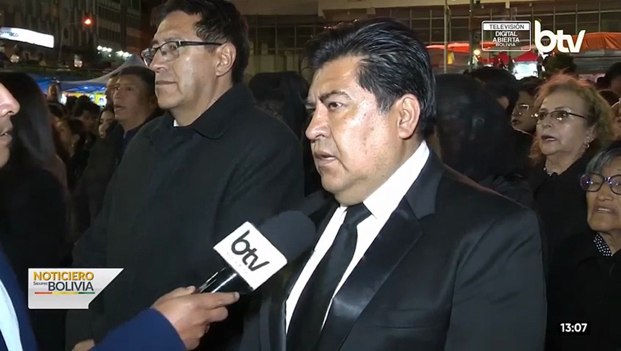 Autoridades destacan participación de las FF.AA. en procesión del Santo Sepulcro en La Paz