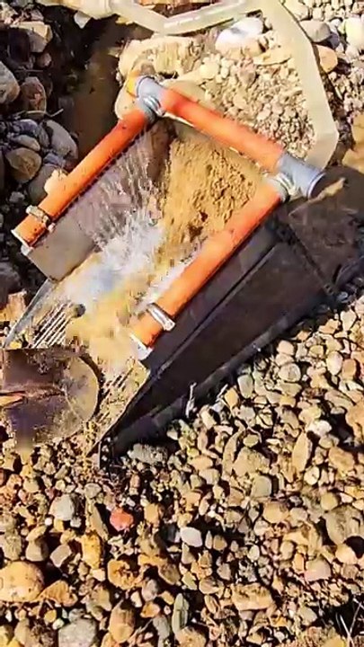 GOLD Discovery, Incredible Gold Find İn Old Stream Bed 😱