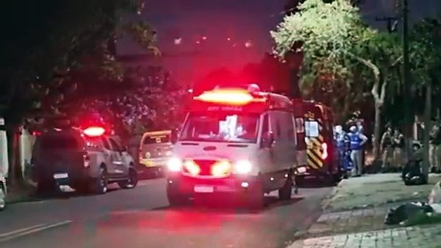 Homem em surto mobiliza Siate, PM e Samu após ser avistado em telhado de residência em Cascavel