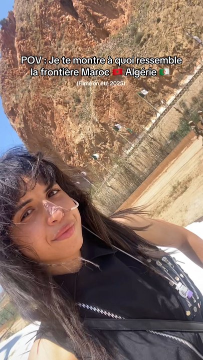 La frontière Maroc Algérie. Qui je pense n’est très animé que dans les périodes très touristique.
