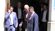 El rey Juan Carlos visita la Semana Santa de Sevilla junto a Froilán y Victoria de Marichalar