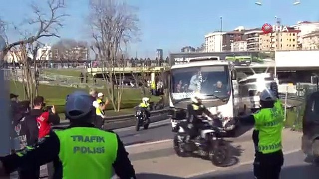 Beşiktaşlı taraftarlar derbi için Kadıköy’de | Ajansspor | IHA