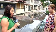 Ângela Ferreira, dona de casa, reclama dos constantes alagamentos na rua José Assegawa