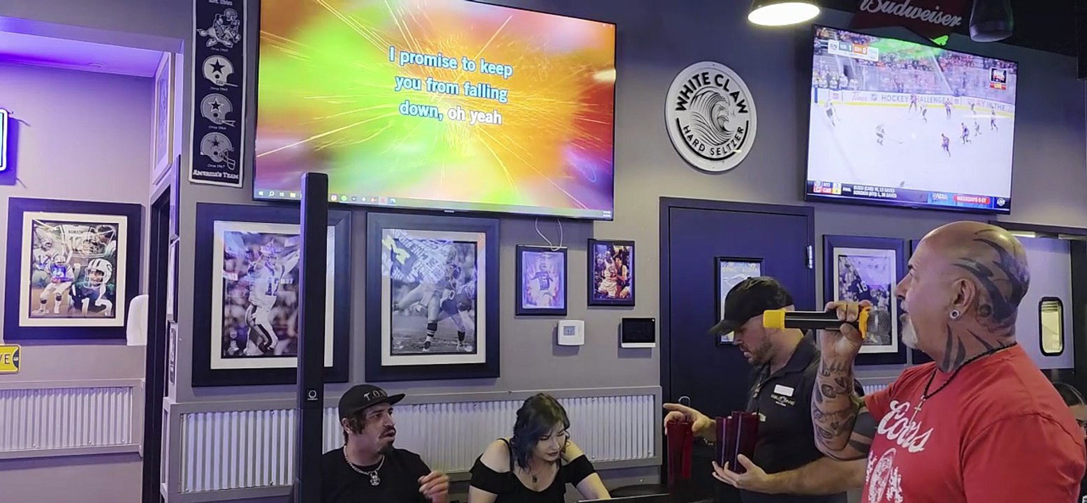 H.E.A.T - FALLING DOWN (PERFORMED LIVE AT BOUT TIME)