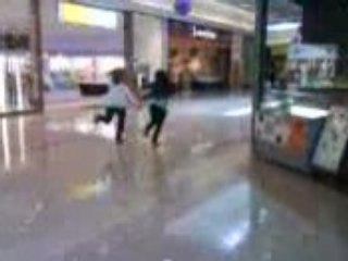 Liouba & Mélissa / Saut de biche